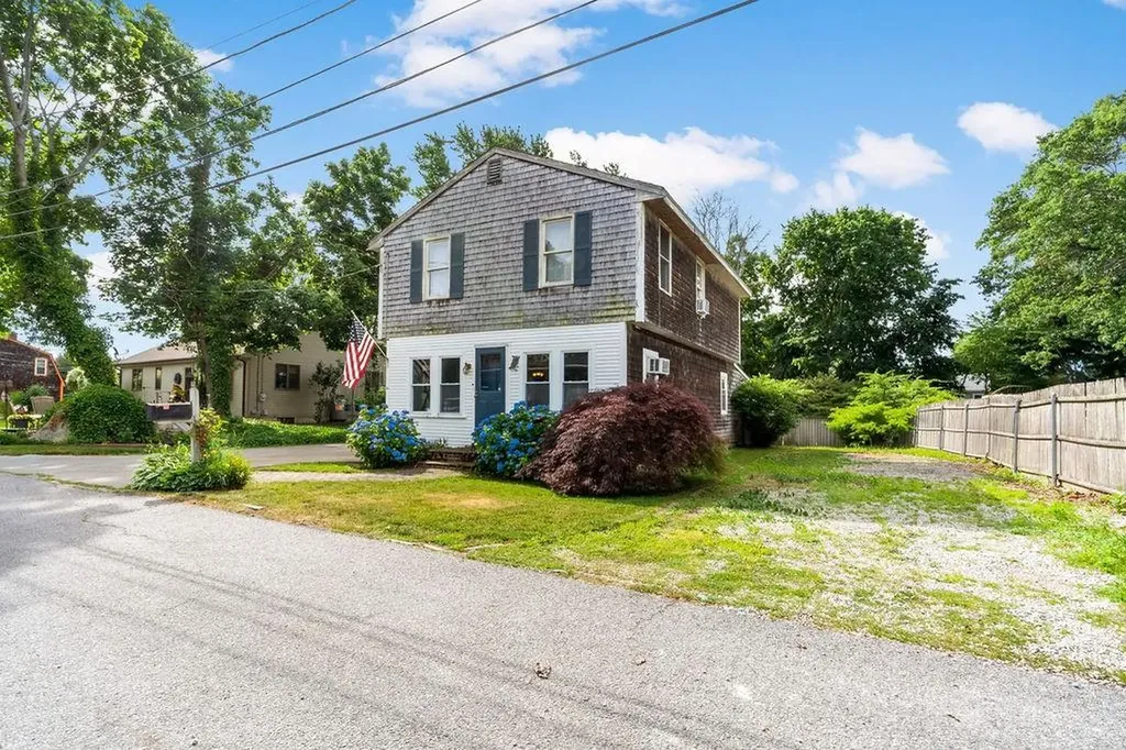 37 Platt Street Bristol RI 02809