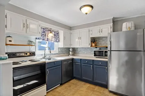 37 Platt Street Bristol RI 02809