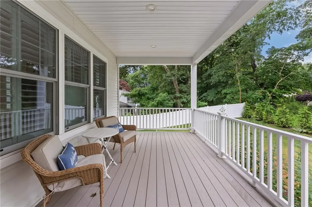 124 Oak Street South Kingstown RI 02879