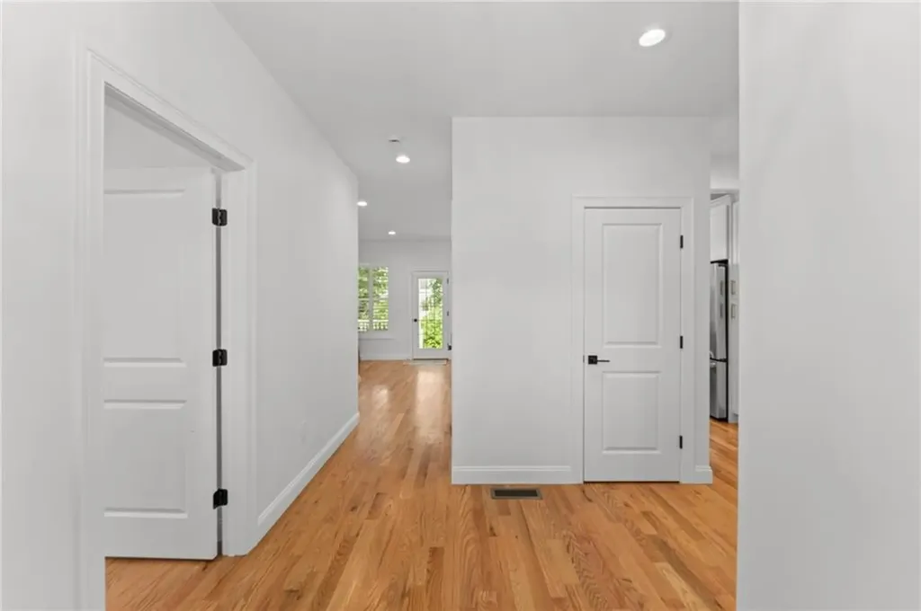 124 Oak Street South Kingstown RI 02879