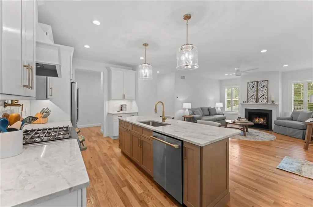 124 Oak Street South Kingstown RI 02879
