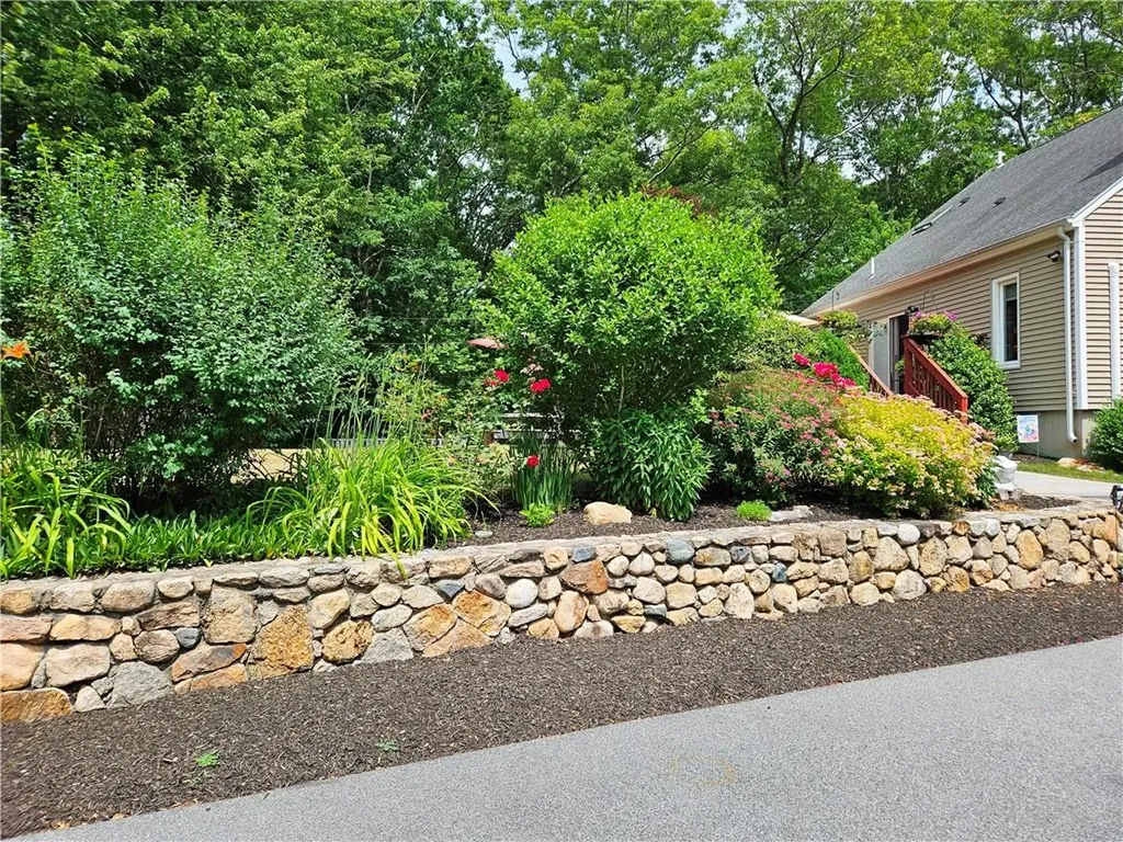 93 New London Turnpike Richmond RI 02898