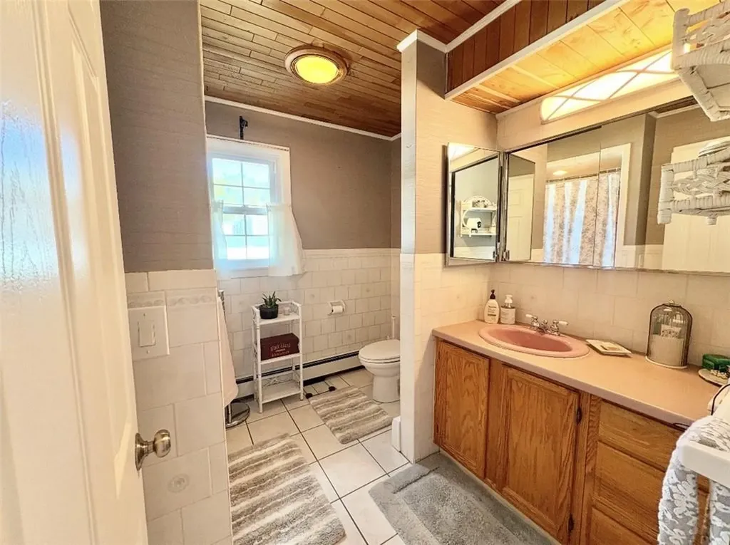 262 Pequot Avenue Warwick RI 02889