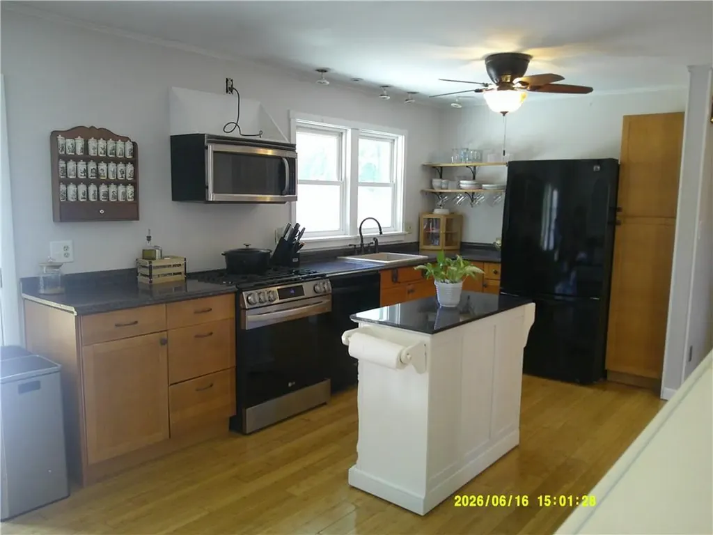 262 Pequot Avenue Warwick RI 02889