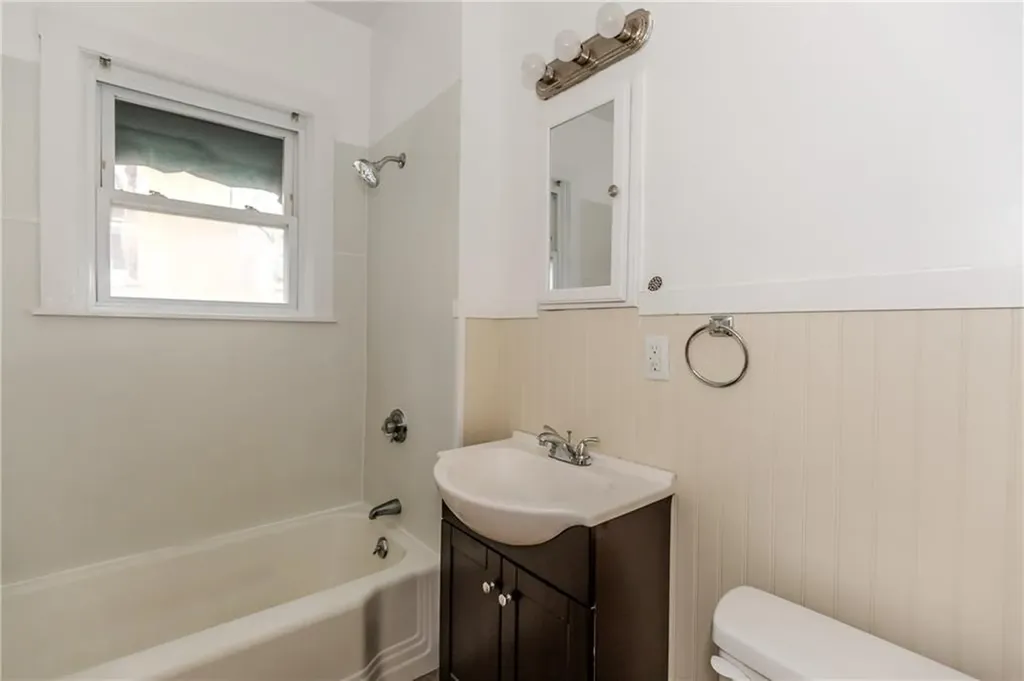 60 62 Greene Street Woonsocket RI 02895