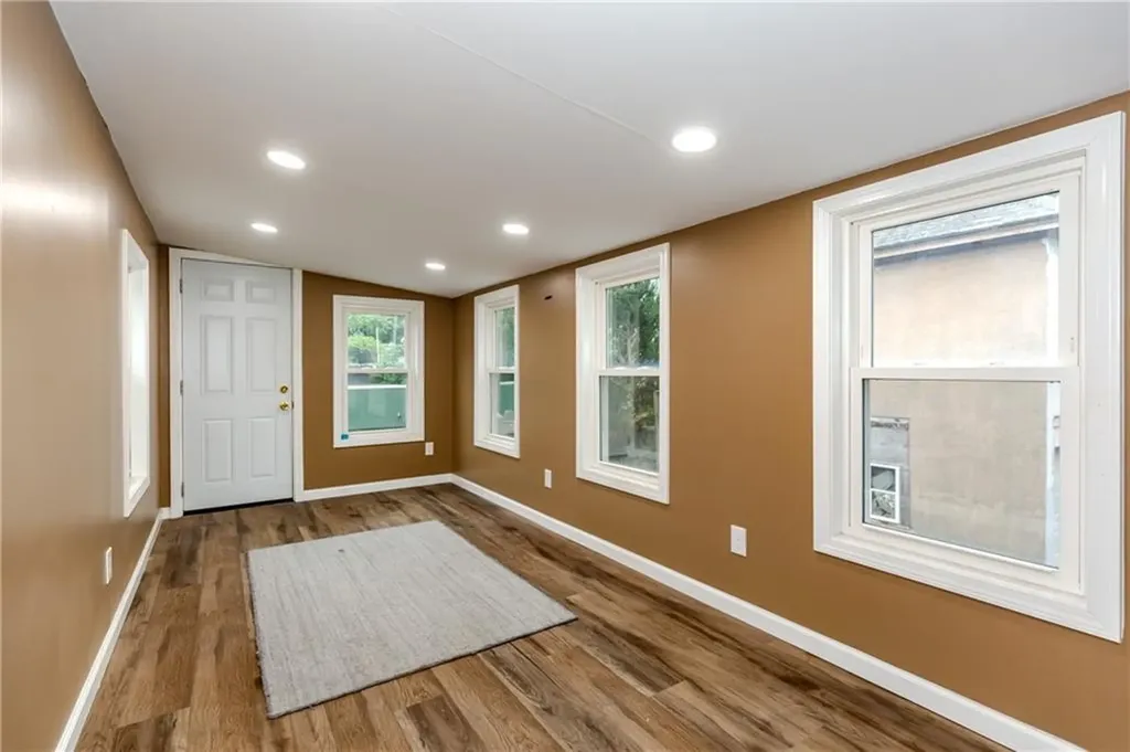 60 62 Greene Street Woonsocket RI 02895