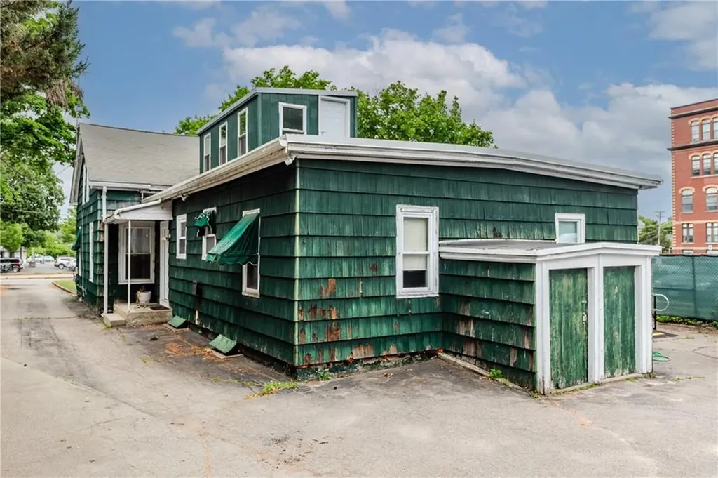 60 62 Greene Street Woonsocket RI 02895