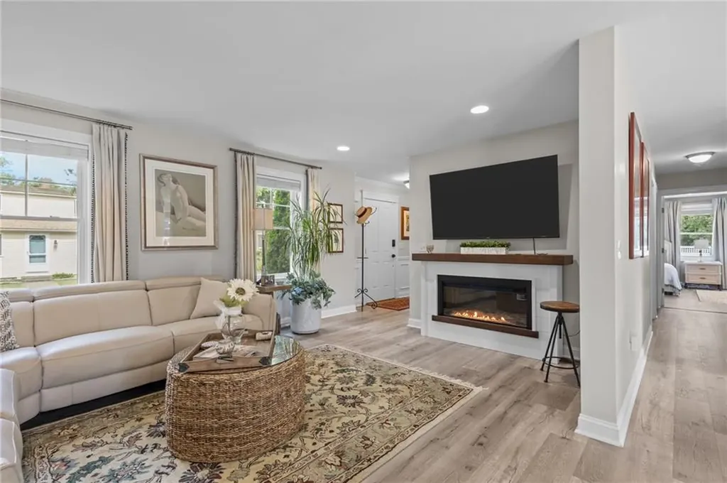 80 Preston Drive Warwick RI 02886