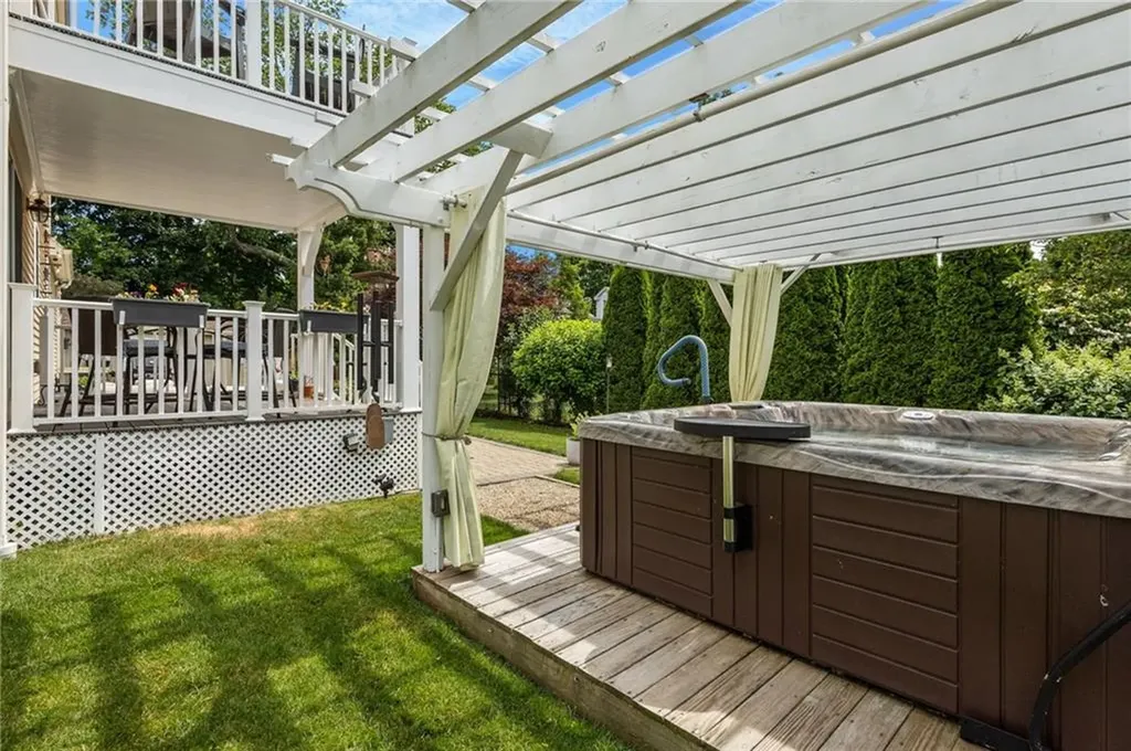 80 Preston Drive Warwick RI 02886