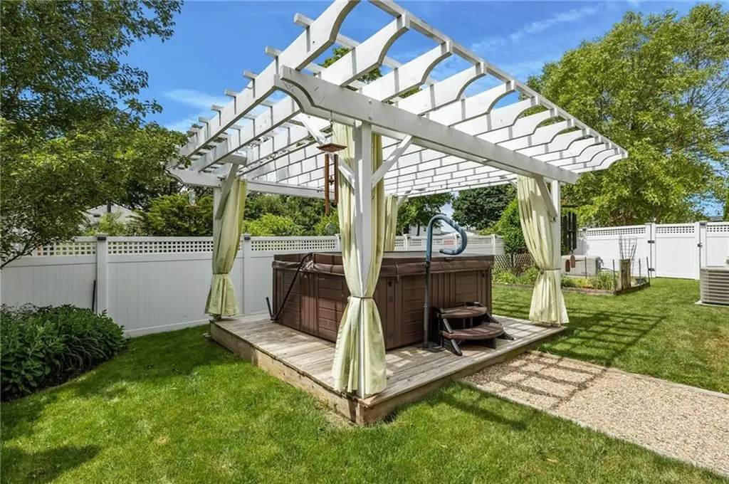 80 Preston Drive Warwick RI 02886