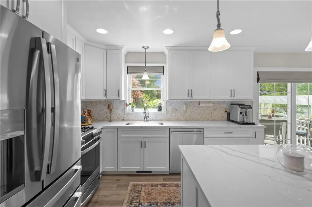 80 Preston Drive Warwick RI 02886