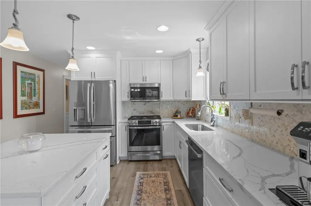 80 Preston Drive Warwick RI 02886