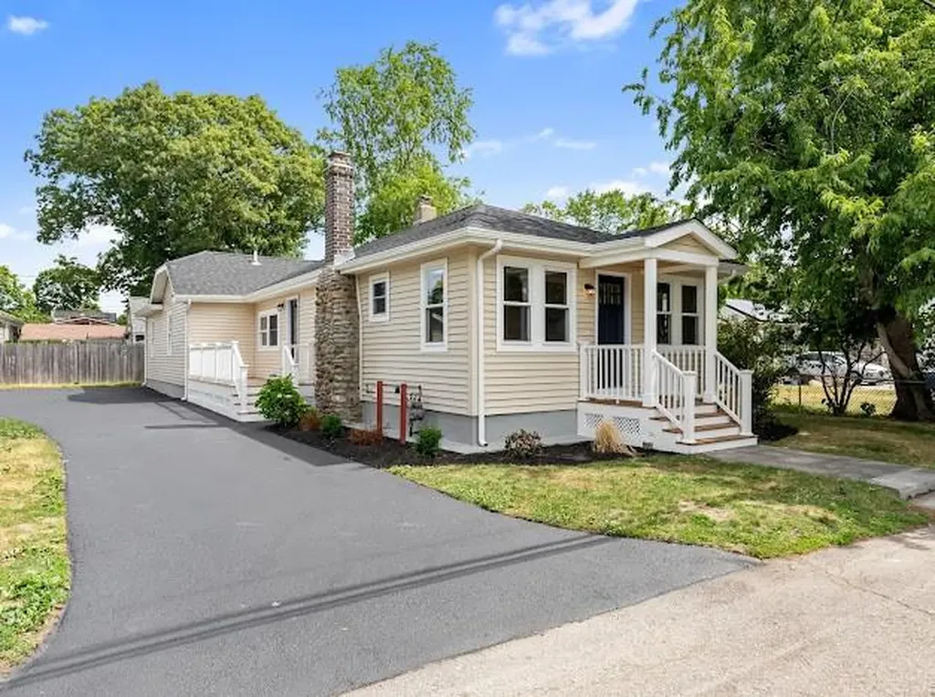 210 Promenade Street Barrington RI 02806