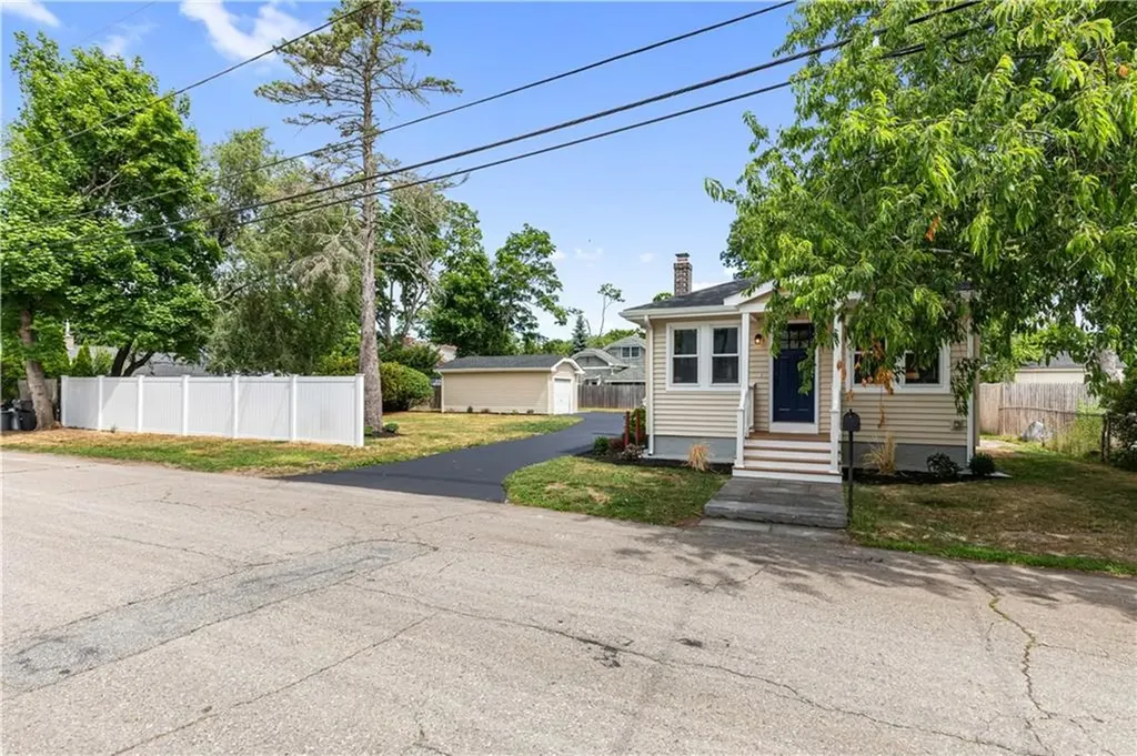 210 Promenade Street Barrington RI 02806