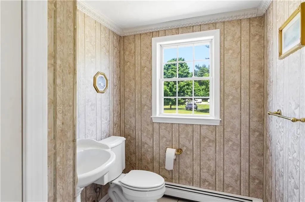 27 Charles Avenue Uxbridge MA 01569