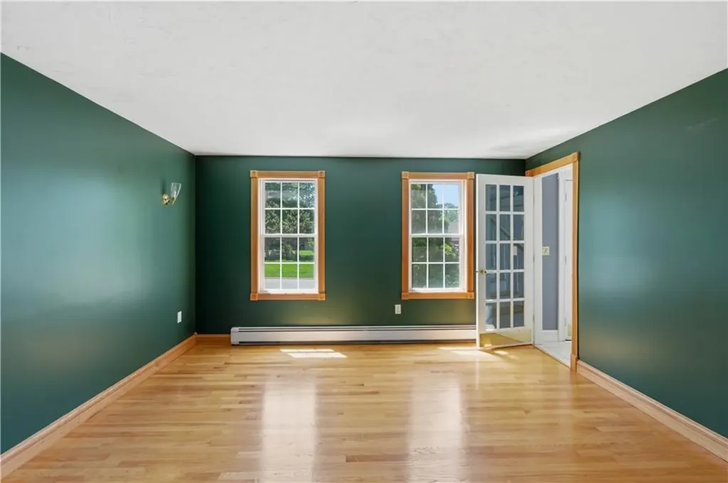 27 Charles Avenue Uxbridge MA 01569