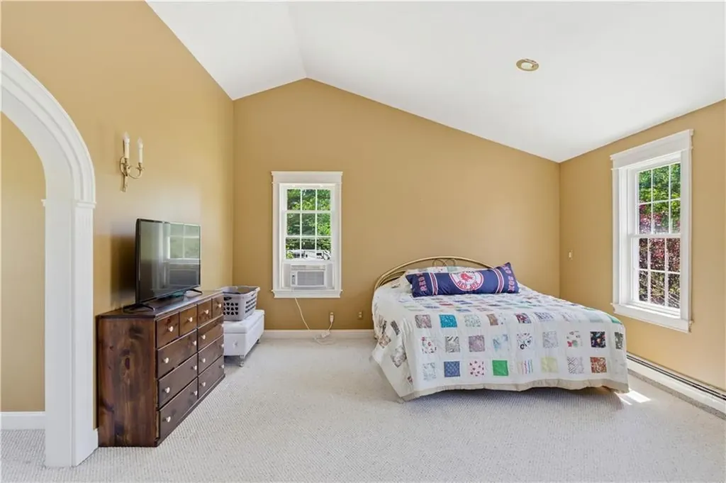27 Charles Avenue Uxbridge MA 01569