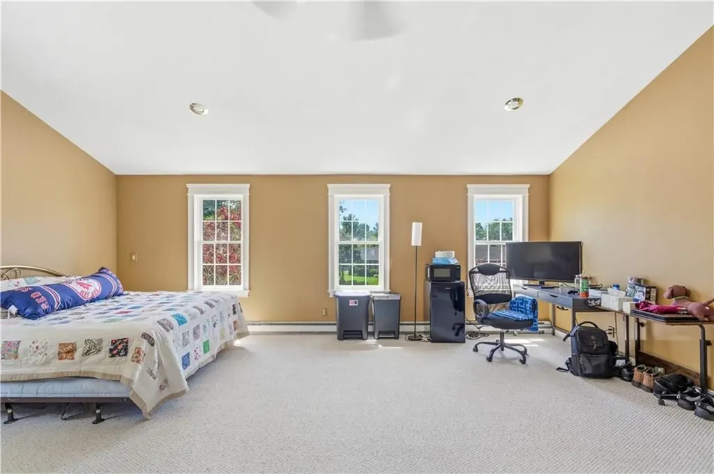 27 Charles Avenue Uxbridge MA 01569