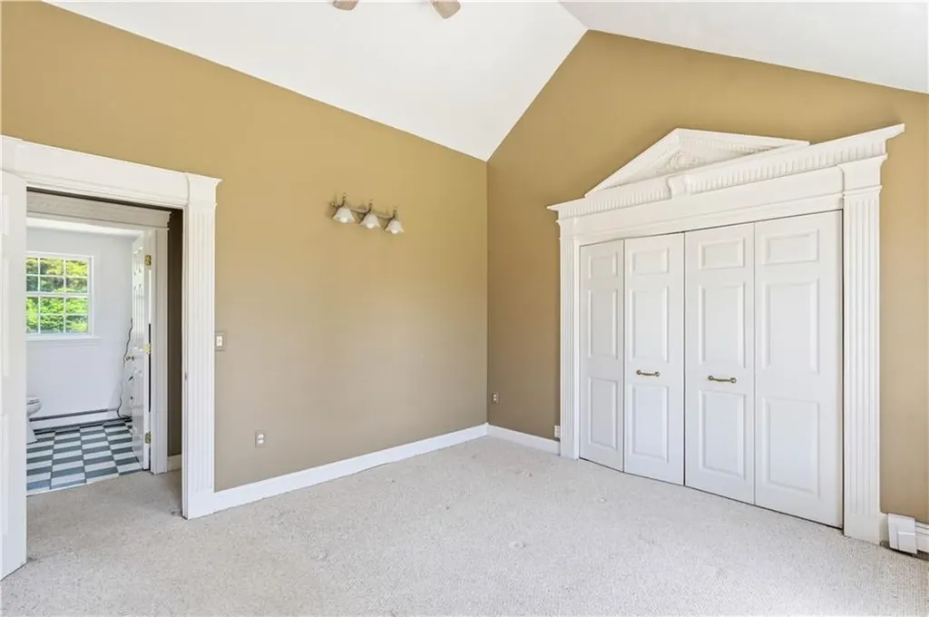 27 Charles Avenue Uxbridge MA 01569