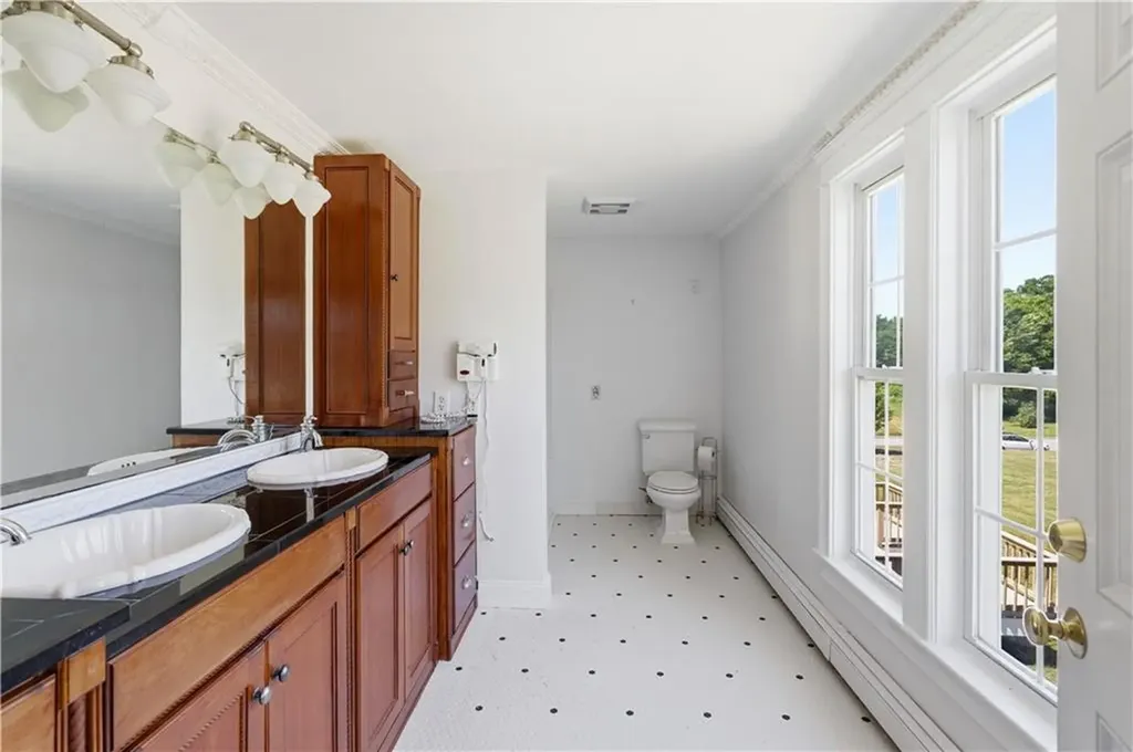 27 Charles Avenue Uxbridge MA 01569