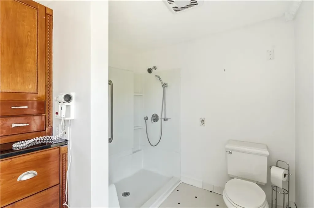 27 Charles Avenue Uxbridge MA 01569