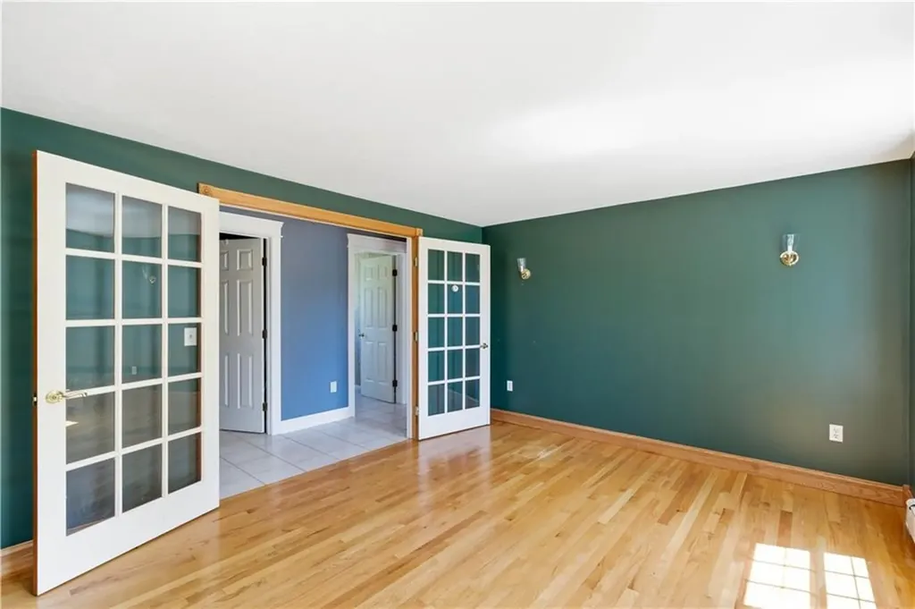 27 Charles Avenue Uxbridge MA 01569