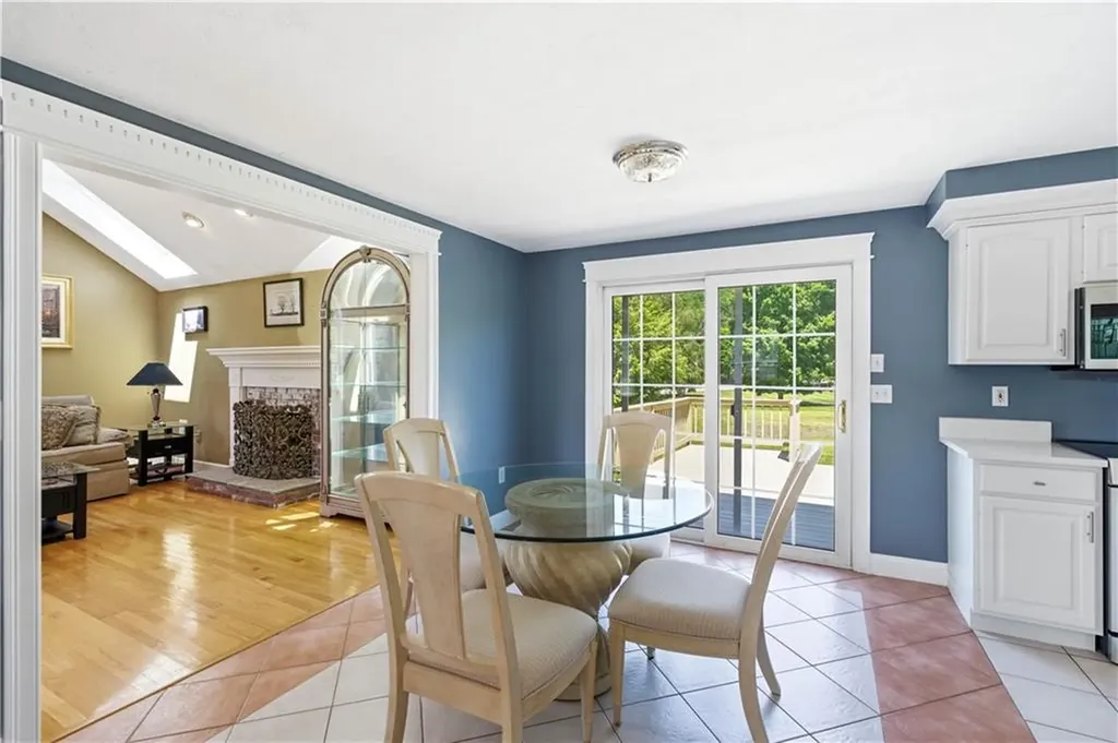 27 Charles Avenue Uxbridge MA 01569