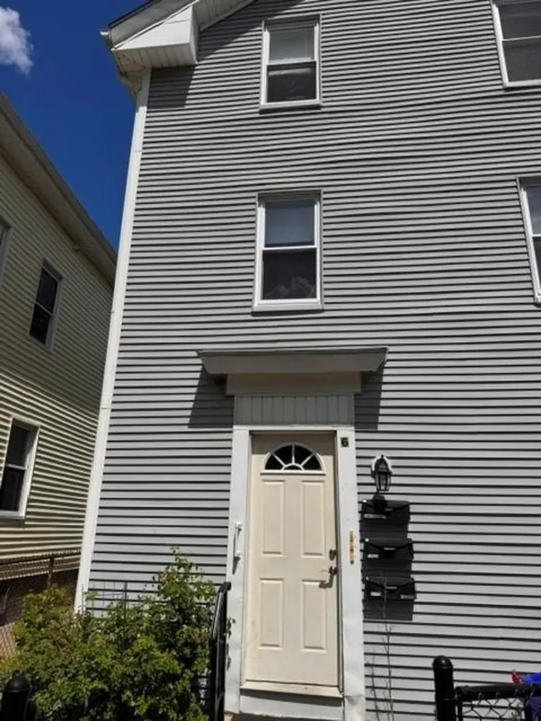 6 Goulding Street Providence RI 02906