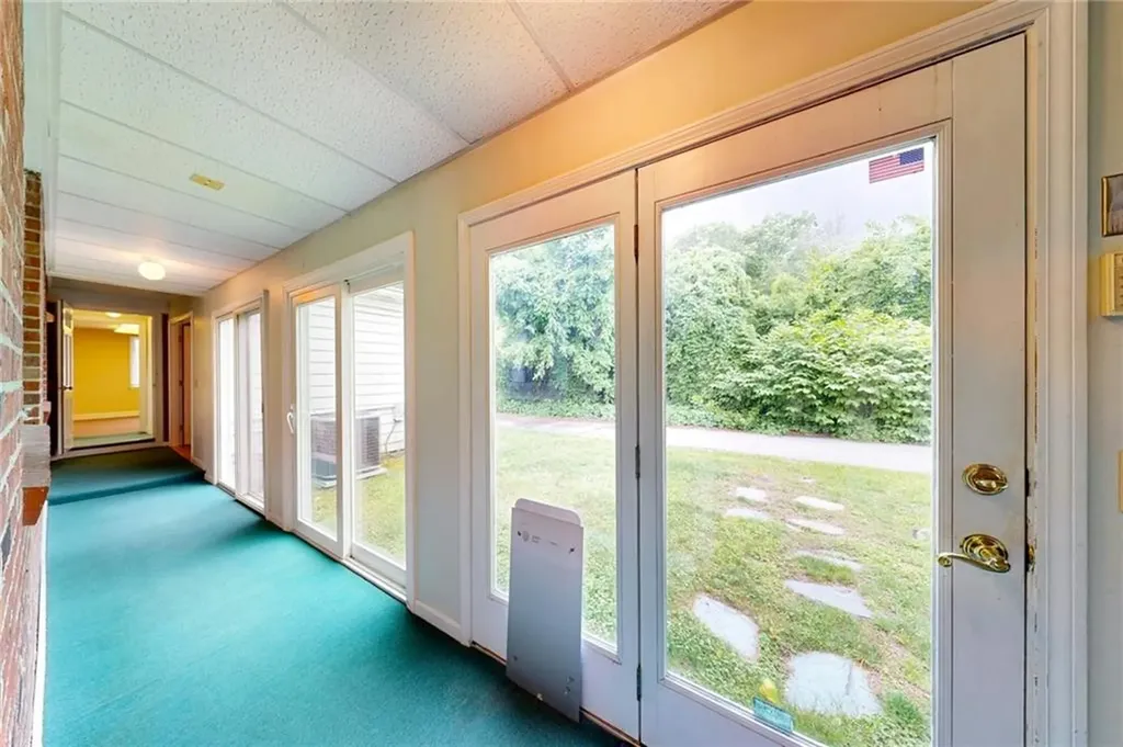 873 Warwick Avenue Warwick RI 02888