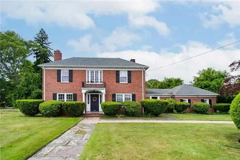 873 Warwick Avenue Warwick RI 02888