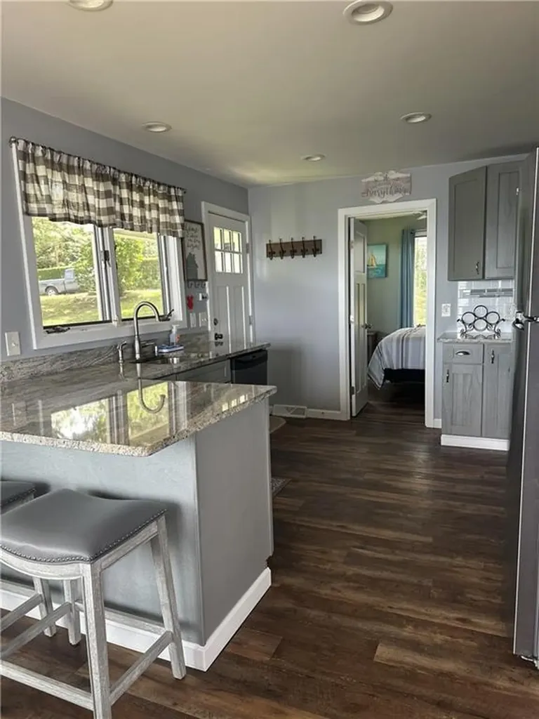 25 Bayside Avenue Portsmouth RI 02871