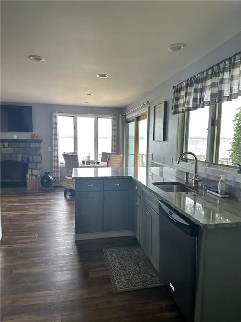 25 Bayside Avenue Portsmouth RI 02871
