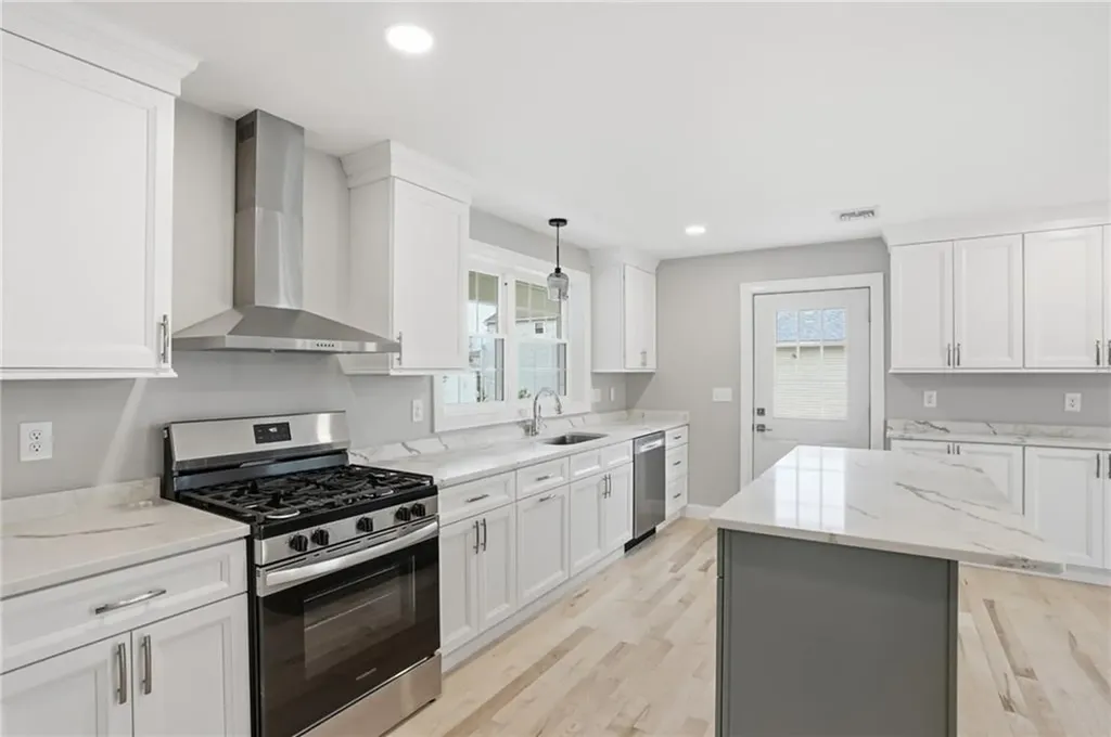 60 Bloor Street Warwick RI 02889