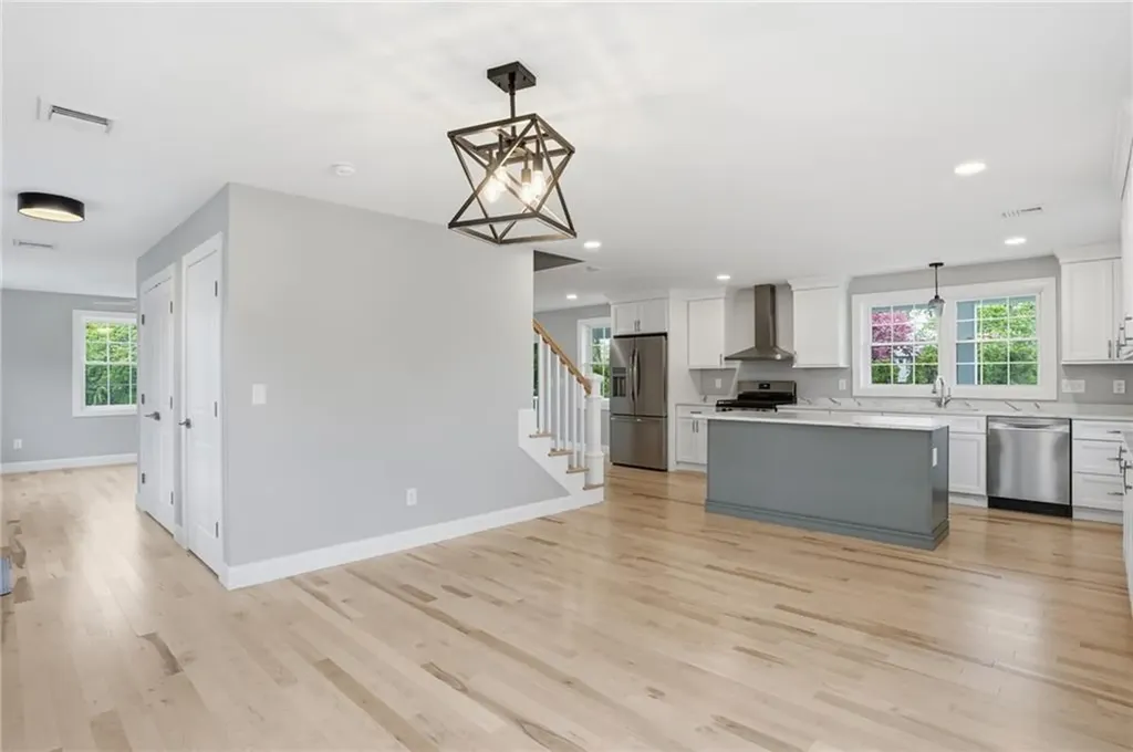 60 Bloor Street Warwick RI 02889