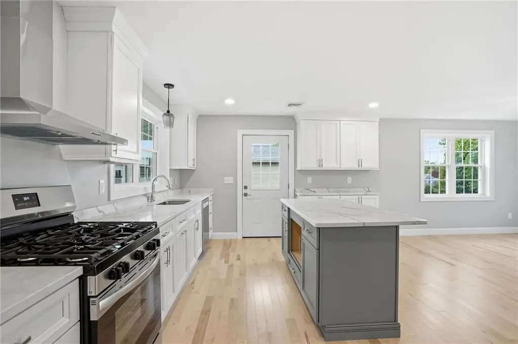 60 Bloor Street Warwick RI 02889
