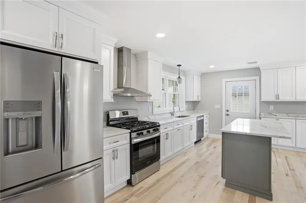 60 Bloor Street Warwick RI 02889