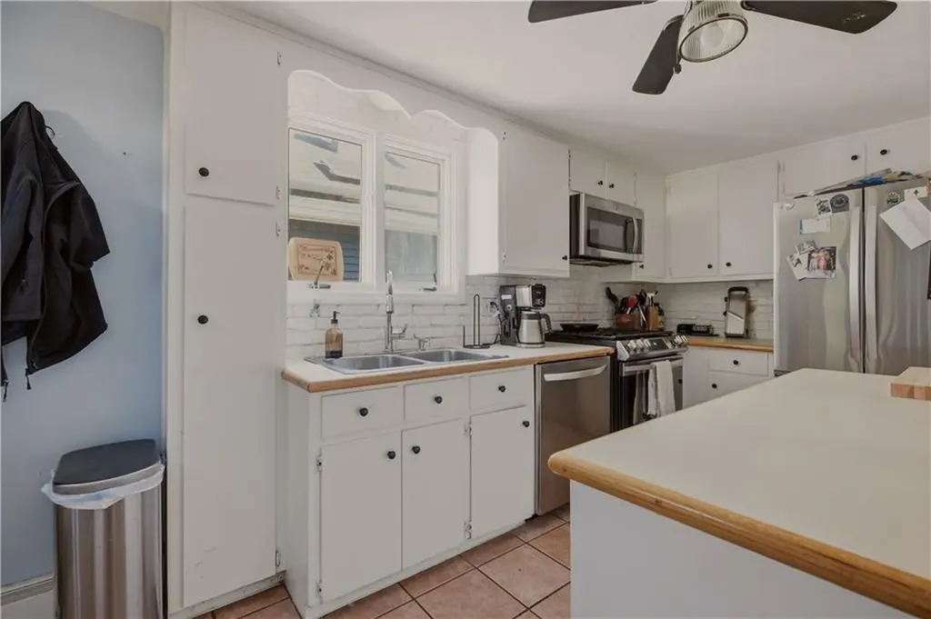 6 Murphy Avenue Bristol RI 02809