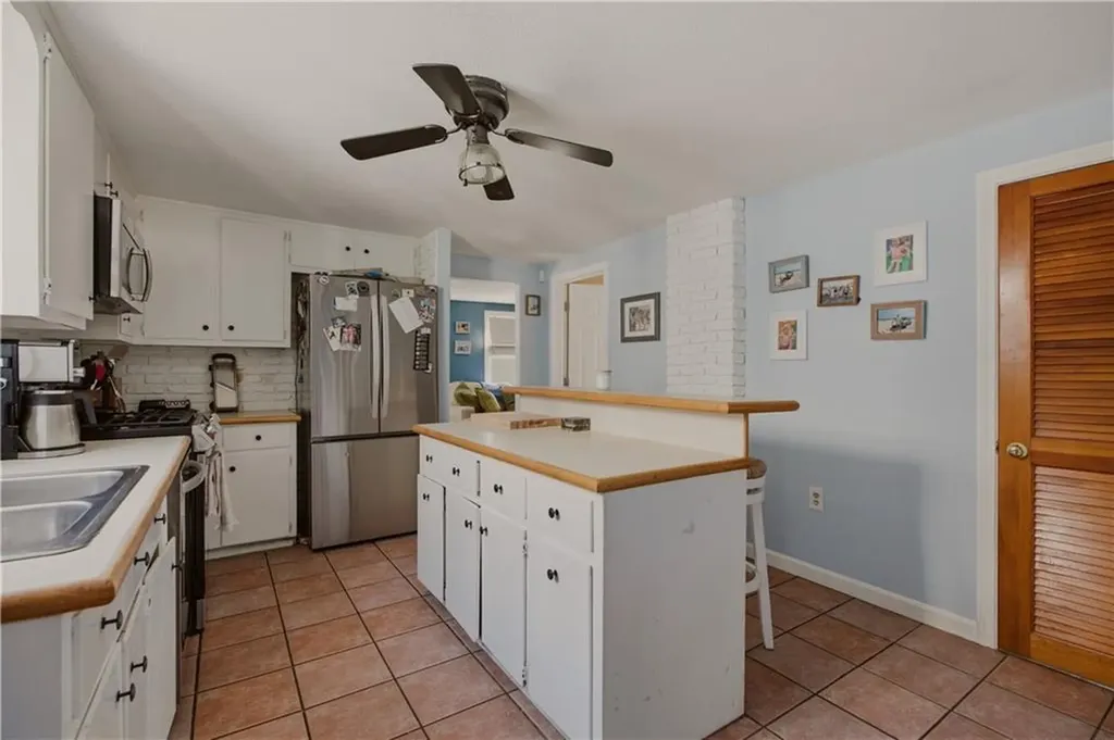 6 Murphy Avenue Bristol RI 02809