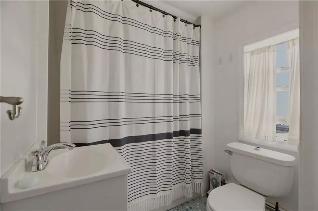 6 Murphy Avenue Bristol RI 02809