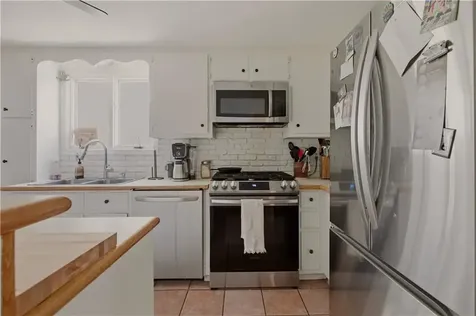 6 Murphy Avenue Bristol RI 02809