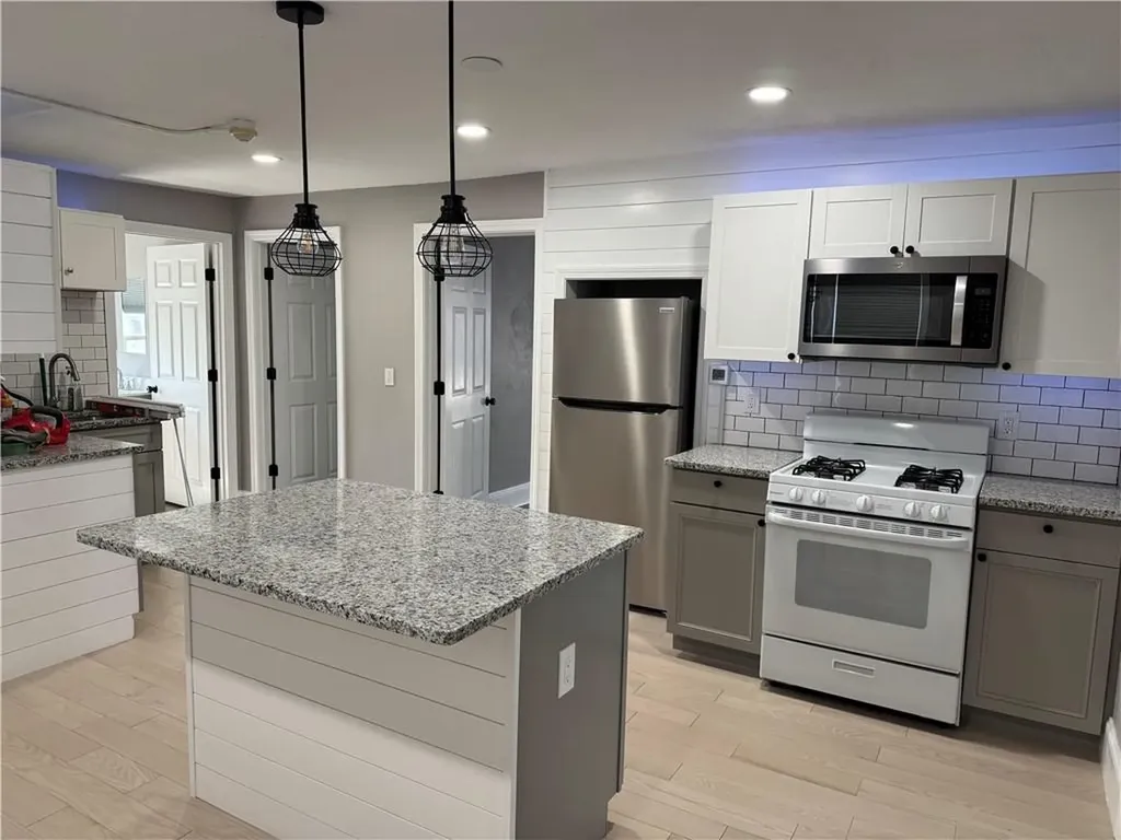 256 Woonasquatucket Avenue North Providence RI 02911