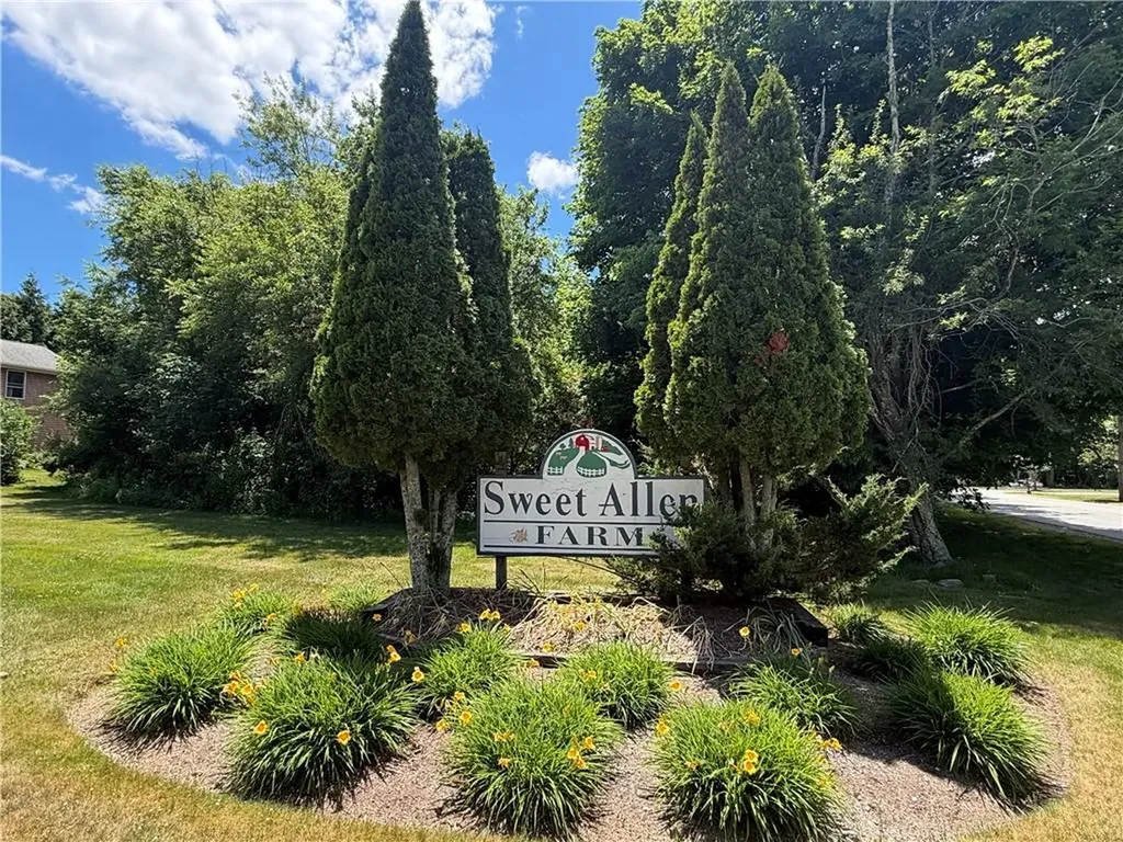 30 Acorn Court South Kingstown RI 02879