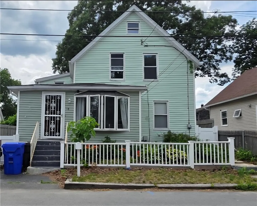 18 Glen Street East Providence RI 02915