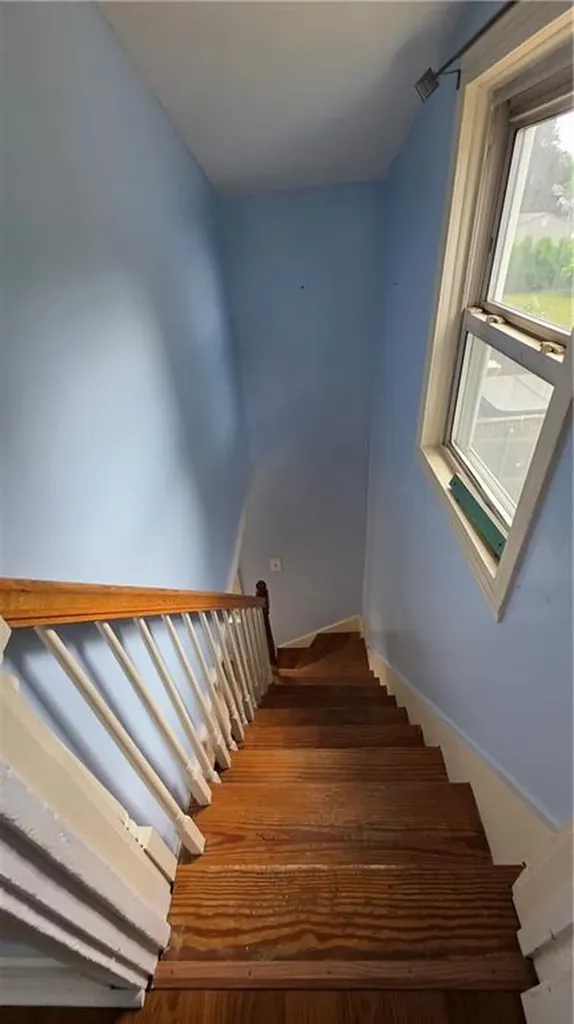 18 Glen Street East Providence RI 02915