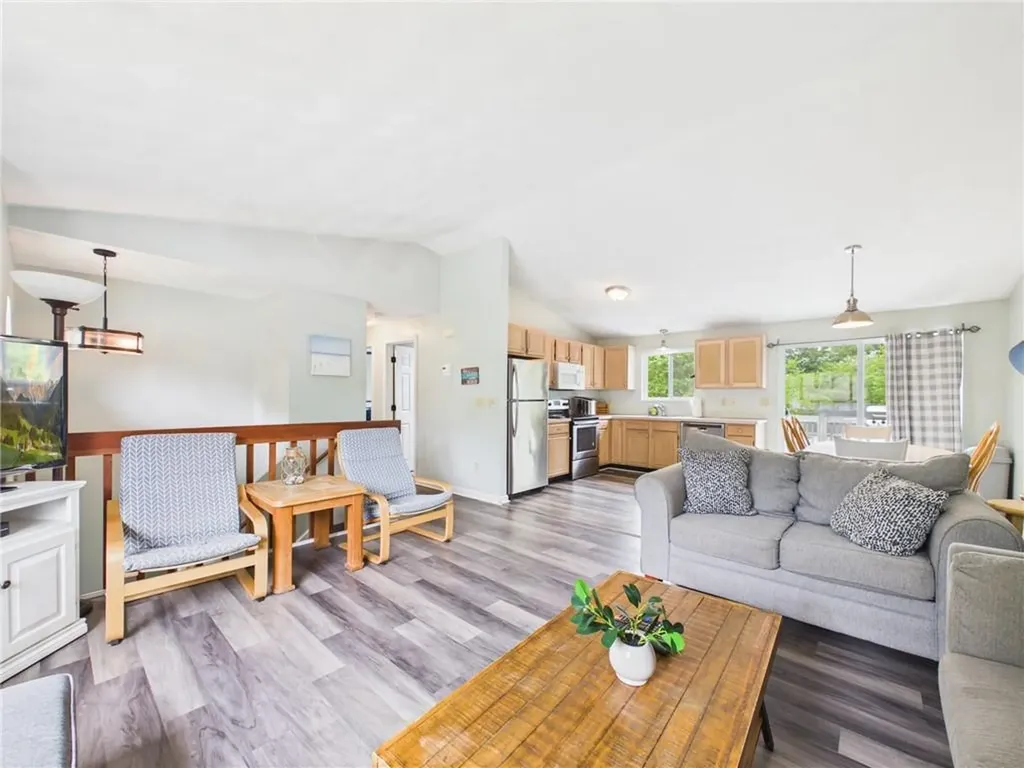 52 Meadowrue Trail Narragansett RI 02874