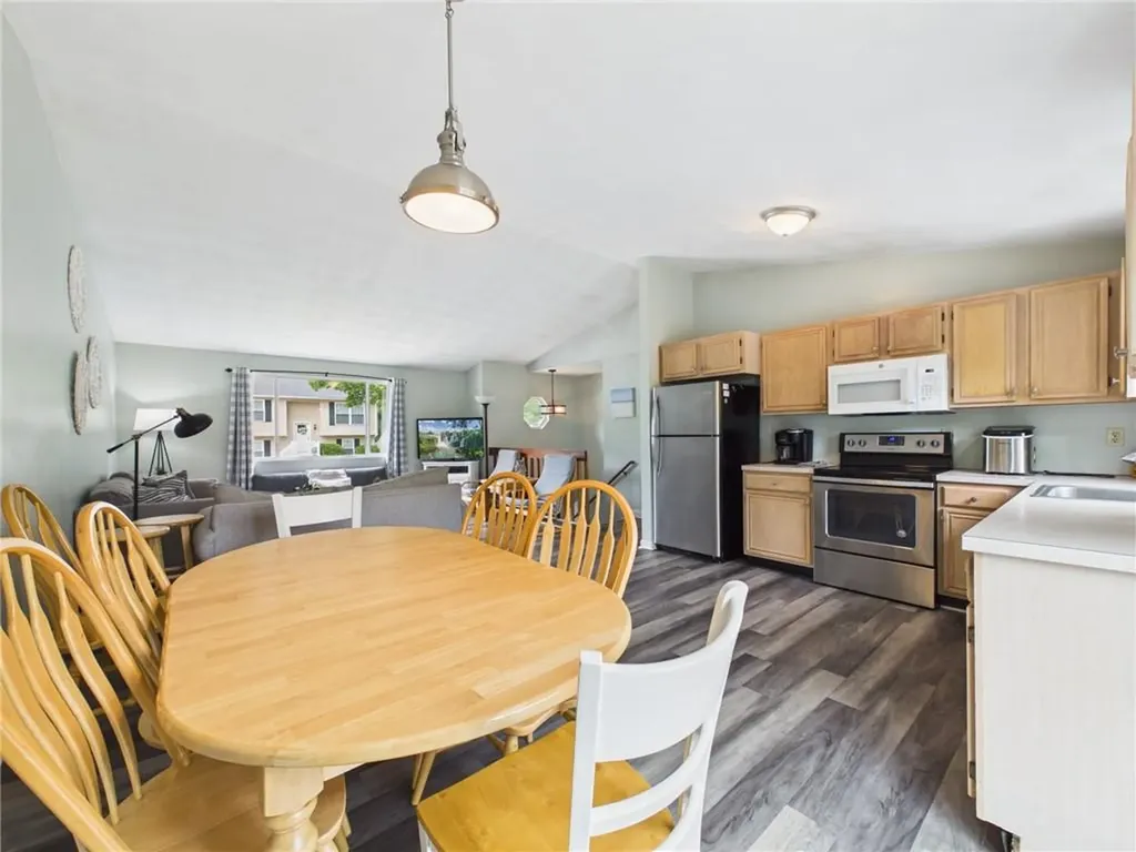 52 Meadowrue Trail Narragansett RI 02874