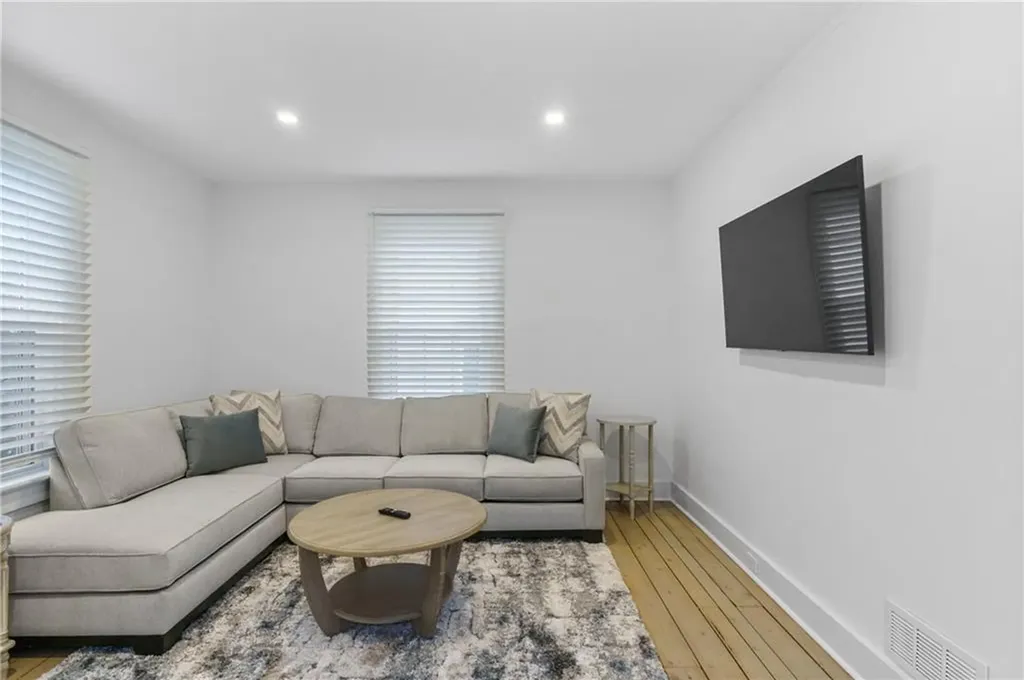 13 Sherman Street Newport RI 02840