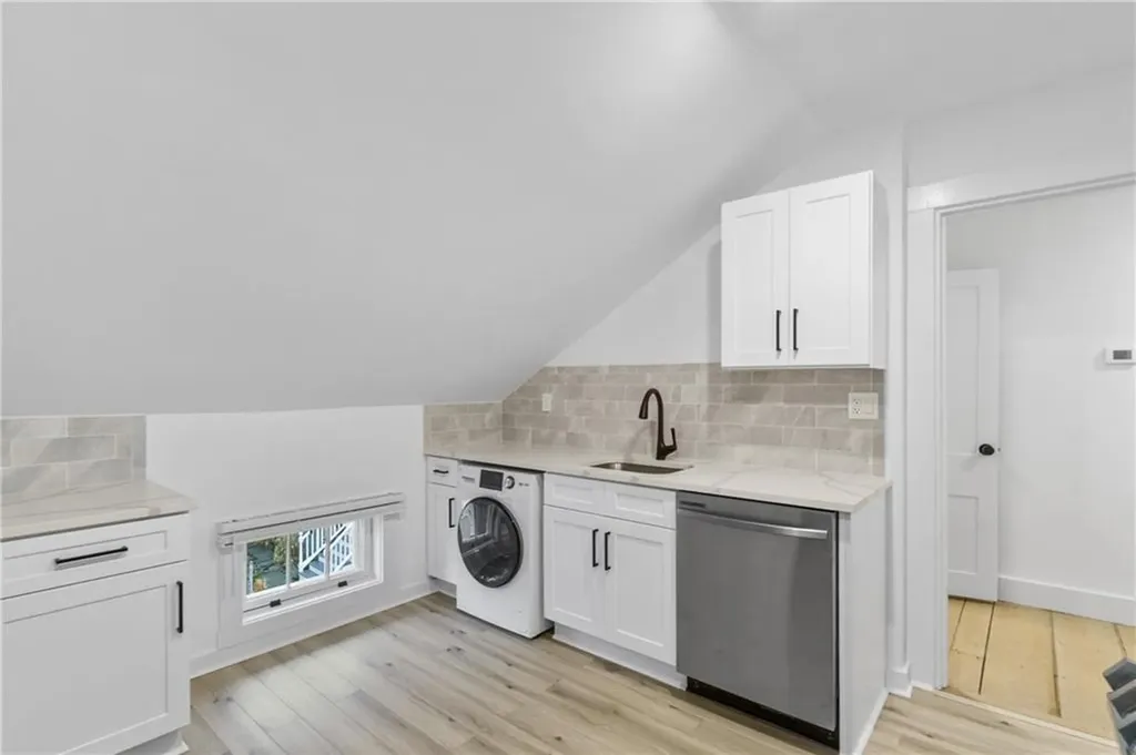 13 Sherman Street Newport RI 02840