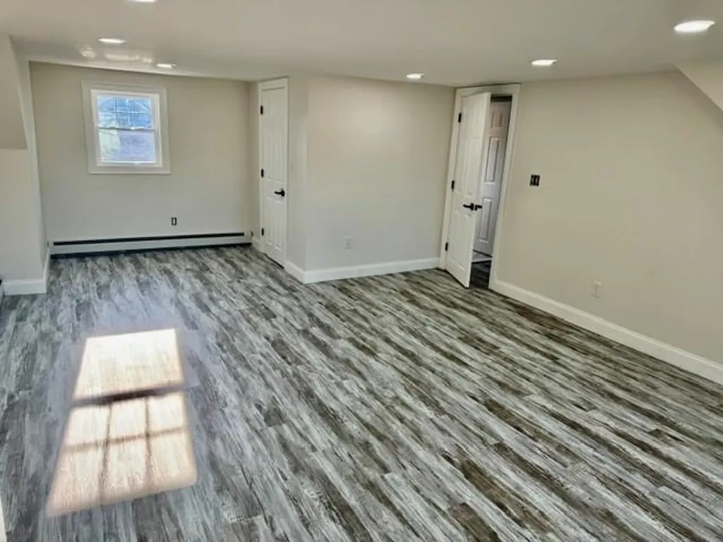 49 Metropolitan Park Drive East Providence RI 02915
