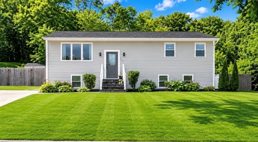 117 Elizabeth Avenue North Smithfield RI 02896